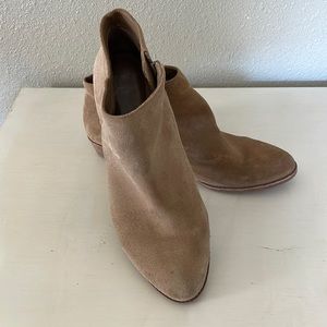 womens tan booties Gianni Bini size 10 boots